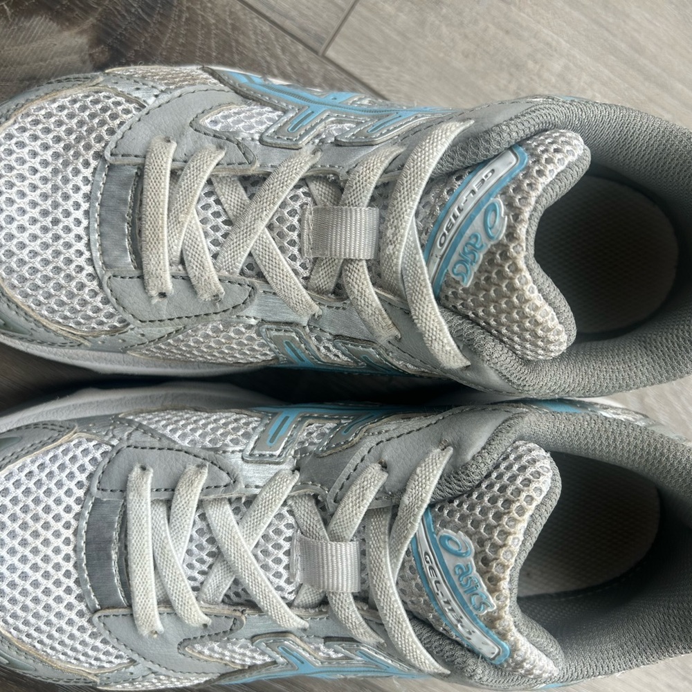 Asics Boys Sneakers in Gray and Light Blue - Picture 12 of 16